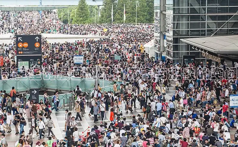 教室里的漫画世界：青春与想象的空间